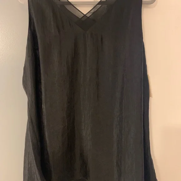 Beautiful Dressy Tank!! New With Tags!!! - Picture 4 of 7